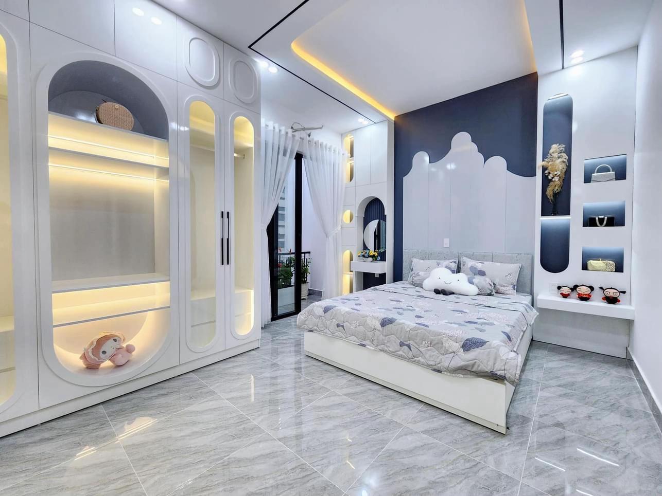 Tủ trang trí gỗ công nghiệp